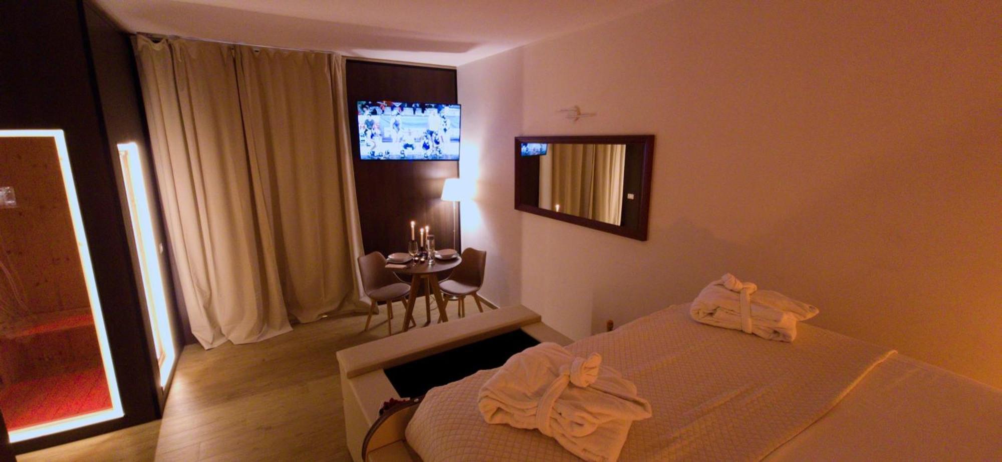 Alma Suites - Il Nido D'Amore Ліворно Екстер'єр фото